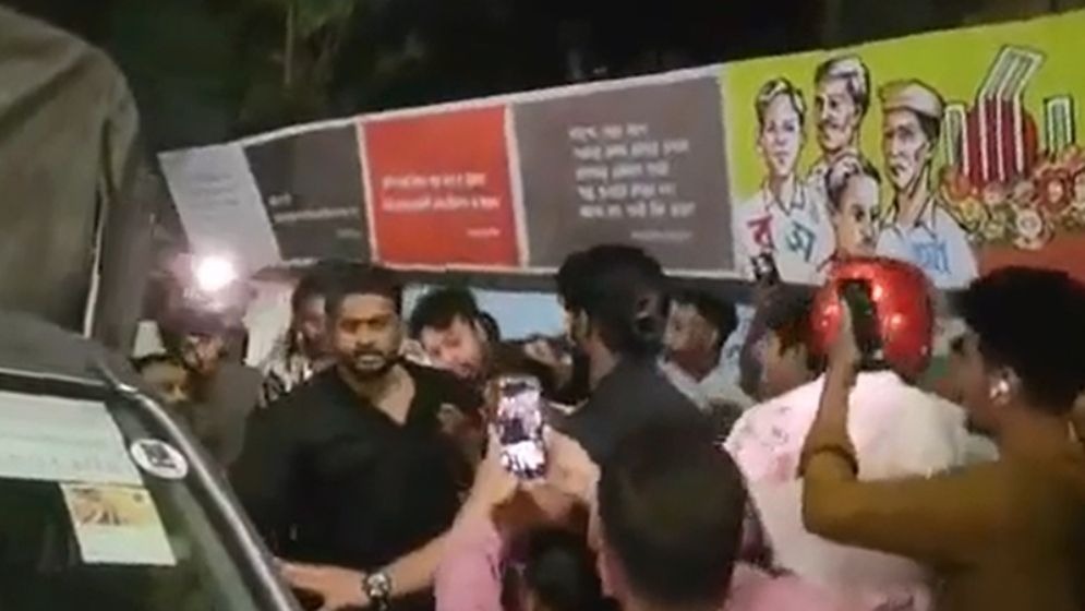 কেন্দ্রীয় শহীদ মিনারে এলোপাতাড়ি গুলিতে ‘কন্টেন্ট ক্রিয়েটর’ আহত