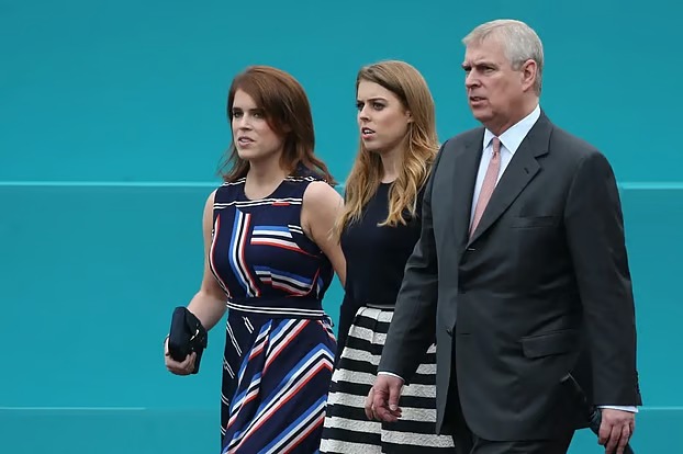 সাবেক প্রিন্স অ্যান্ড্রুর দুই মেয়ের সঙ্গেও তাহলে কুখ্যাত এপস্টিনের দেখাসাক্ষাৎ ছিল