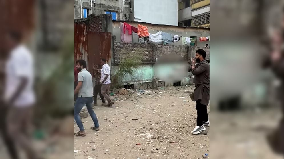 অস্ত্র হাতে মাদকের আস্তানায় প্রতিমন্ত্রী ইশরাকের অভিযান, ধরলেন ৬ জনকে