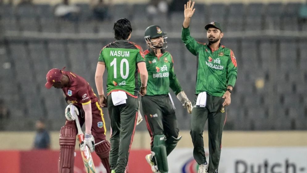 রেকর্ডের বন্যা বইয়ে সিরিজ বাংলাদেশের